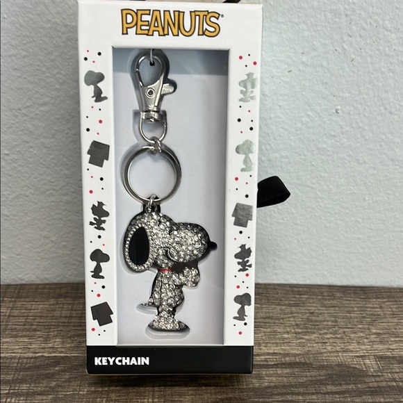 Peanuts Accessories - Peanuts Silver Snoopy Bag Charm Collectables ✨🖤
